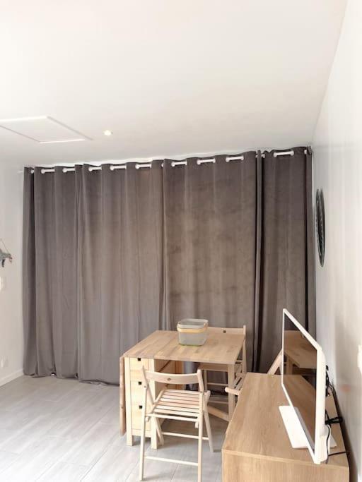 Holiday home Le Cocon, De 30m2 Avec Jardin Et Parking Privatifs Pres De Paris Et Fontenay-sous-Bois