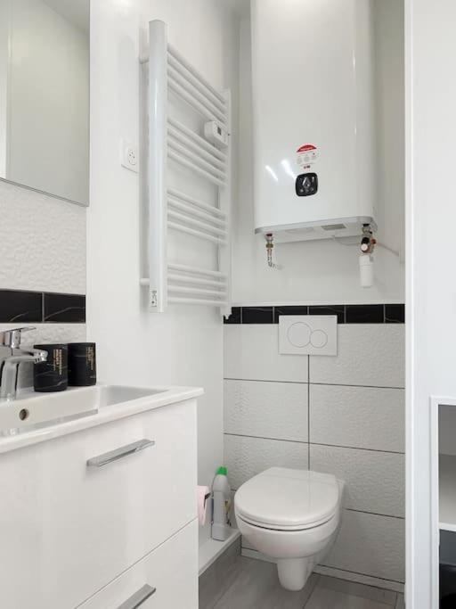 Le Cocon, De 30m2 Avec Jardin Et Parking Privatifs Pres De Paris Et Holiday home *