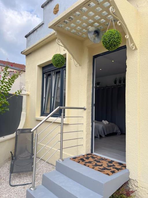 Holiday home Le Cocon, De 30m2 Avec Jardin Et Parking Privatifs Pres De Paris Et Fontenay-sous-Bois