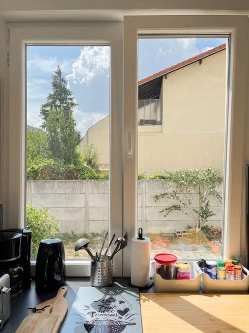 Le Cocon, De 30m2 Avec Jardin Et Parking Privatifs Pres De Paris Et